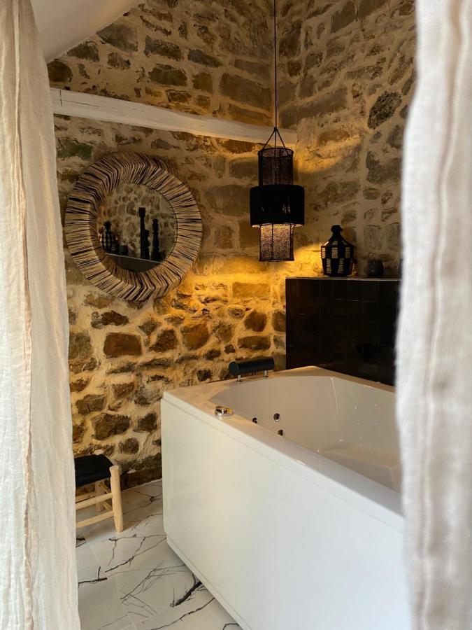 La Planque - Chambres Avec Jacuzzi Fleury-en-Biere Exterior foto
