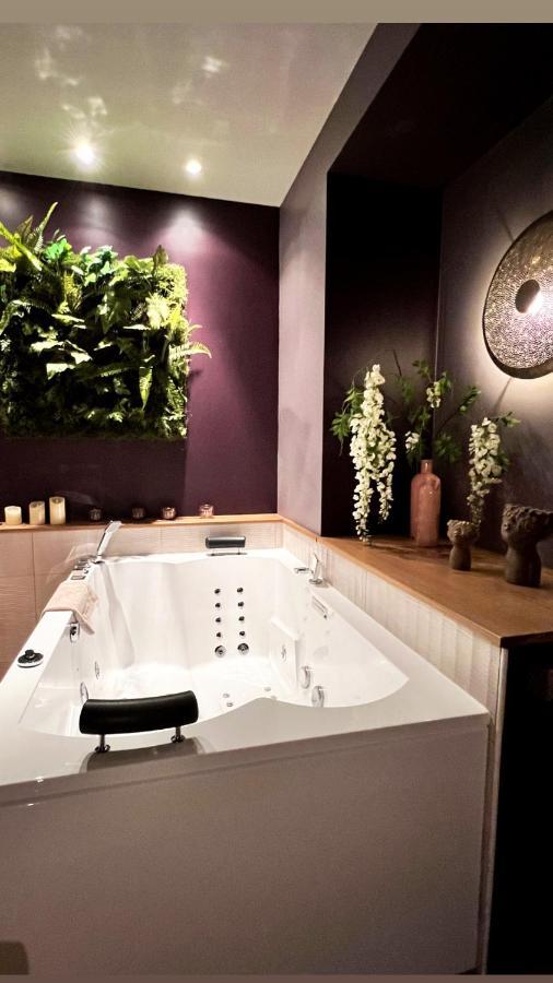 La Planque - Chambres Avec Jacuzzi Fleury-en-Biere Exterior foto