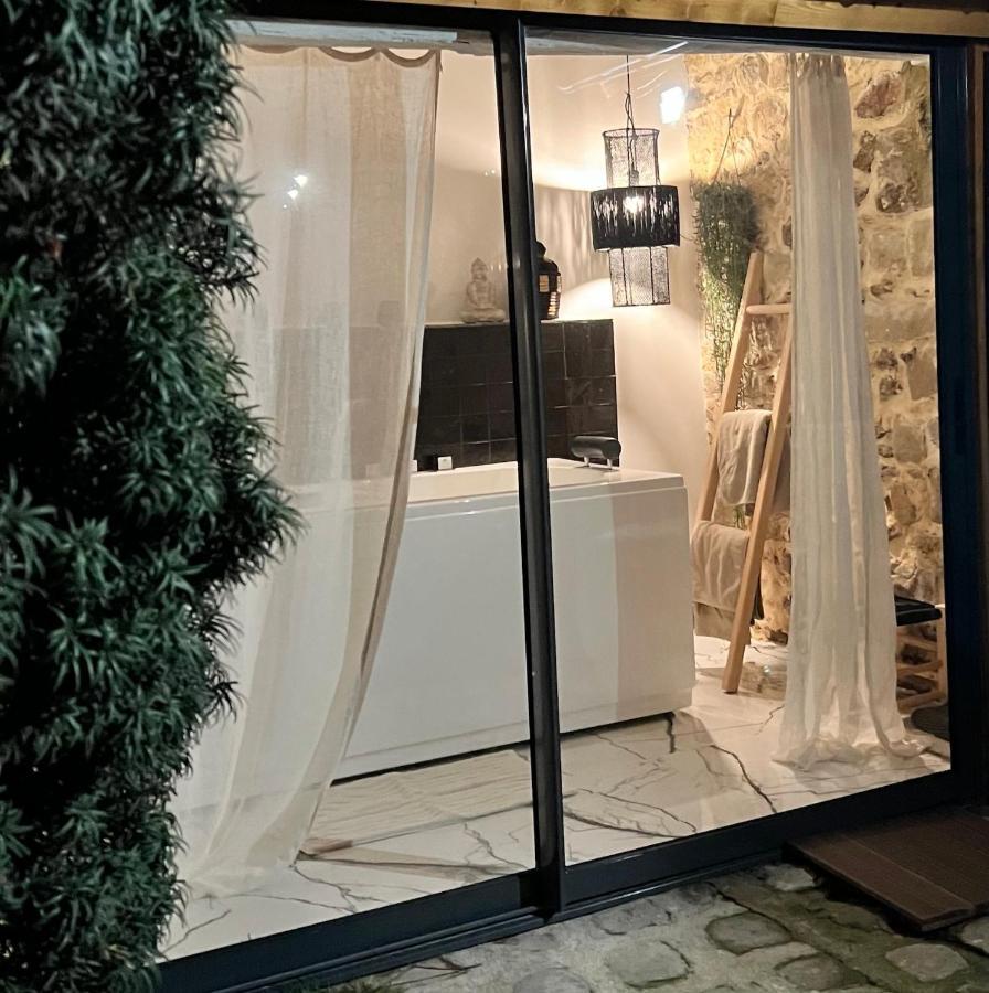 La Planque - Chambres Avec Jacuzzi Fleury-en-Biere Exterior foto